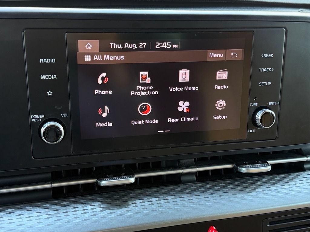 Used 2024 Kia Carnival LX FWD image 27