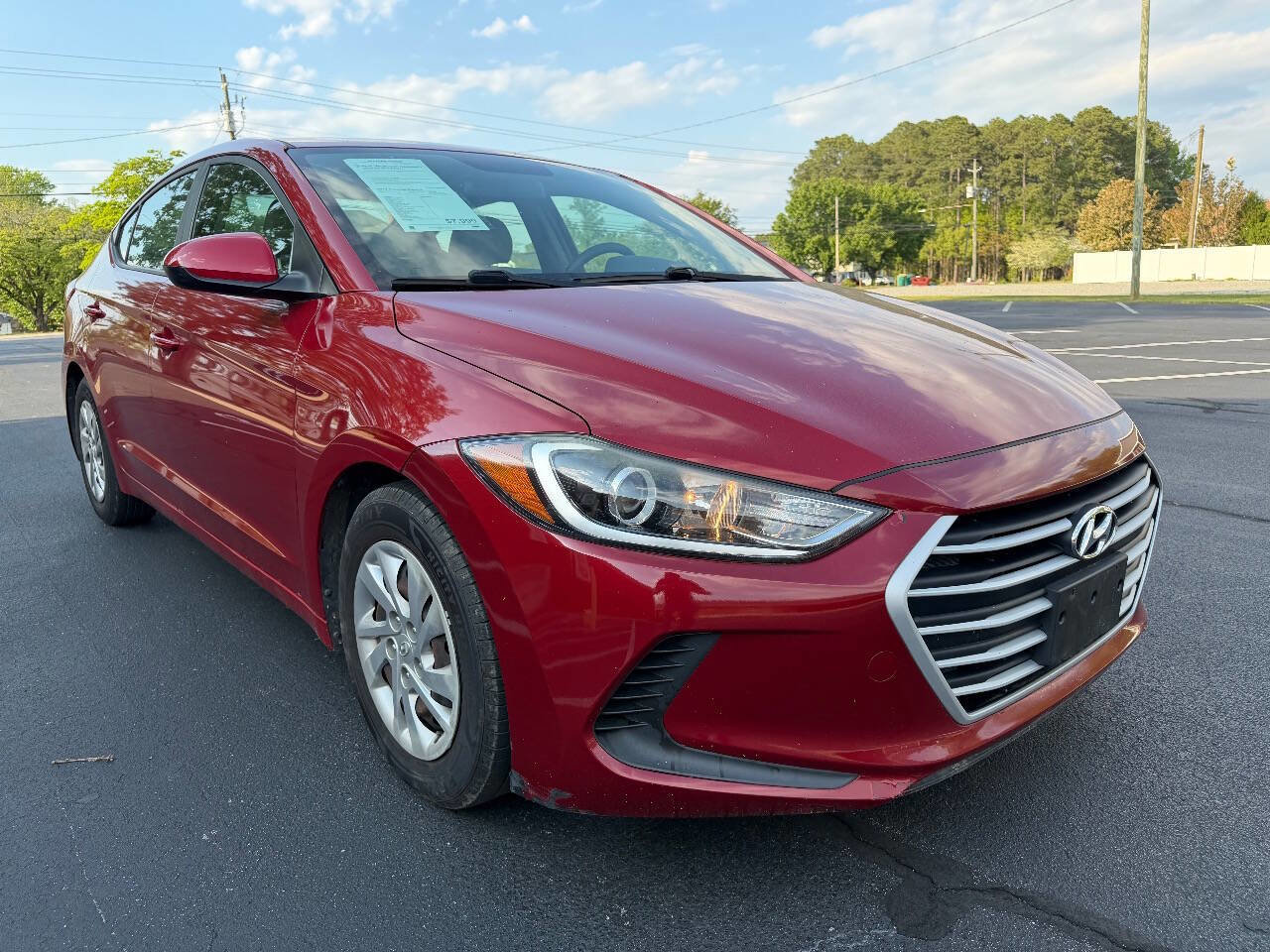 Used 2017 Hyundai Elantra SE w/ Cargo Package image 4