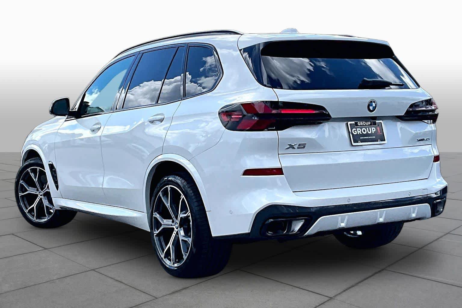 New 2026 BMW X5 xDrive40i w/ M Sport Package AWD/4WD image 12