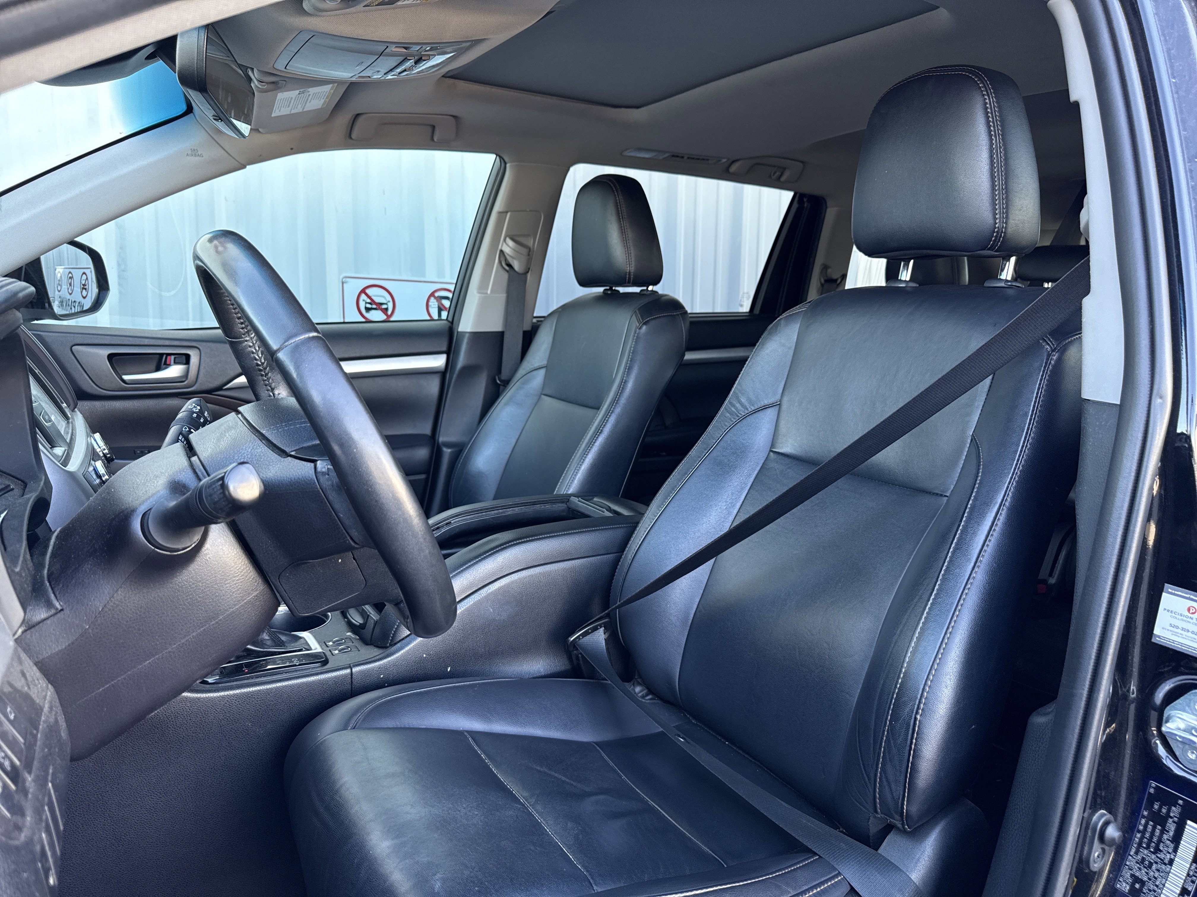 Used 2019 Toyota Highlander XLE image 12