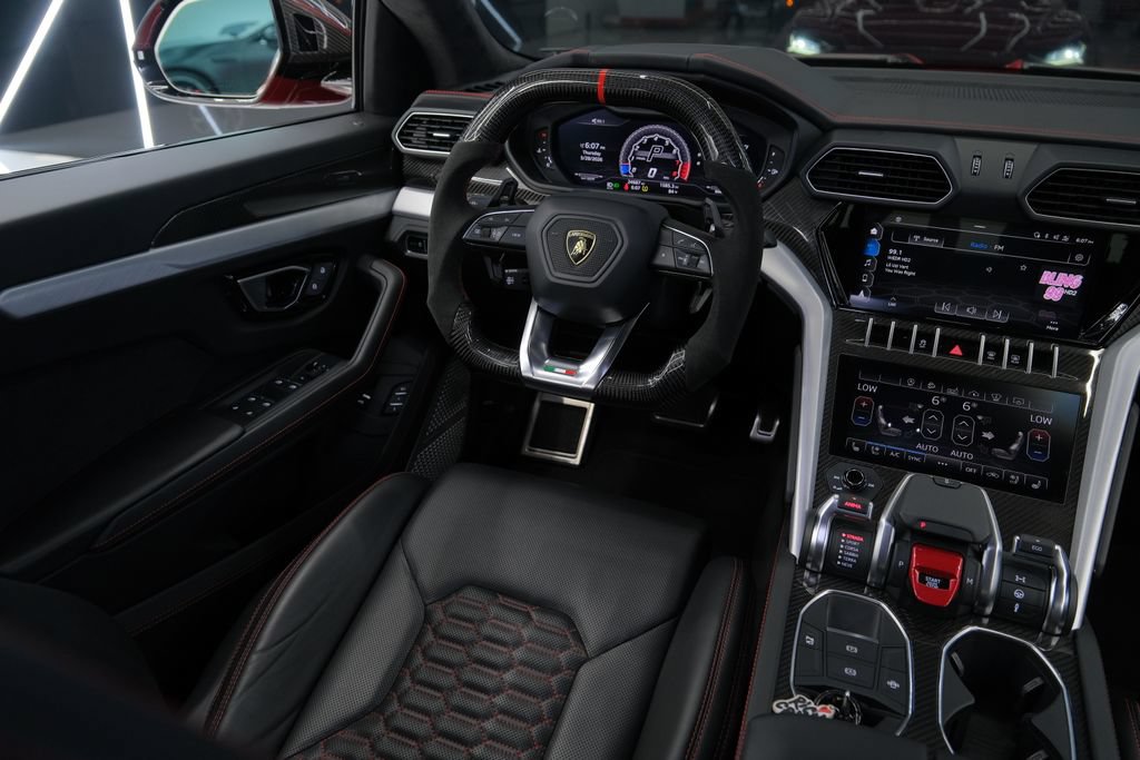 Used 2021 Lamborghini Urus AWD/4WD image 57