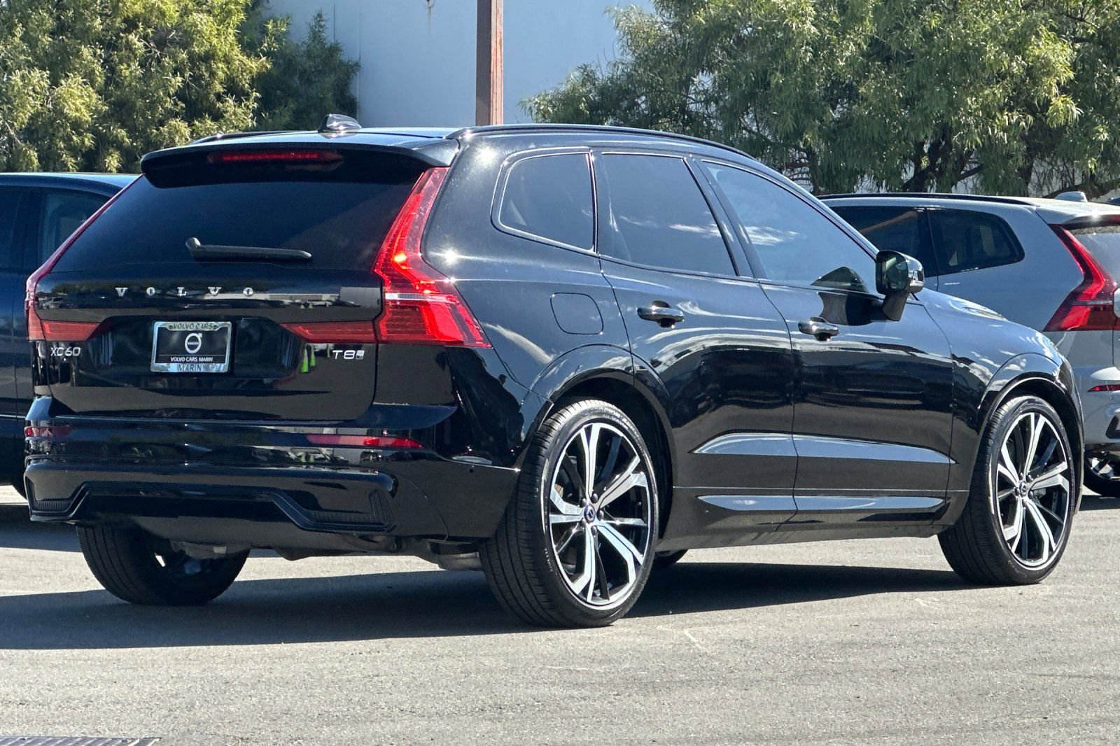 Certified 2025 Volvo XC60 T8 Ultra w/ Protection Package Premier image 2