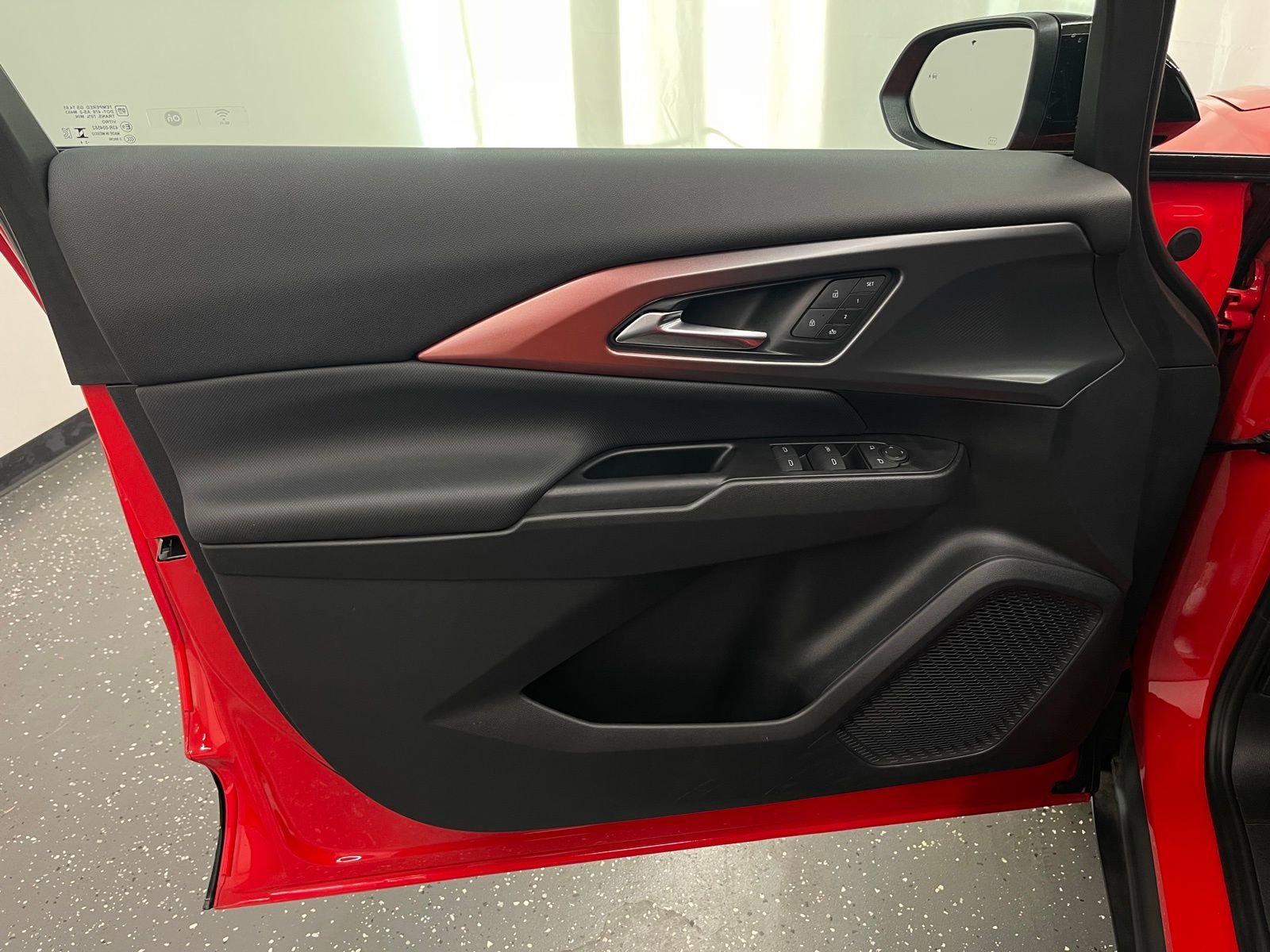 Used 2024 Chevrolet Equinox EV RS image 9