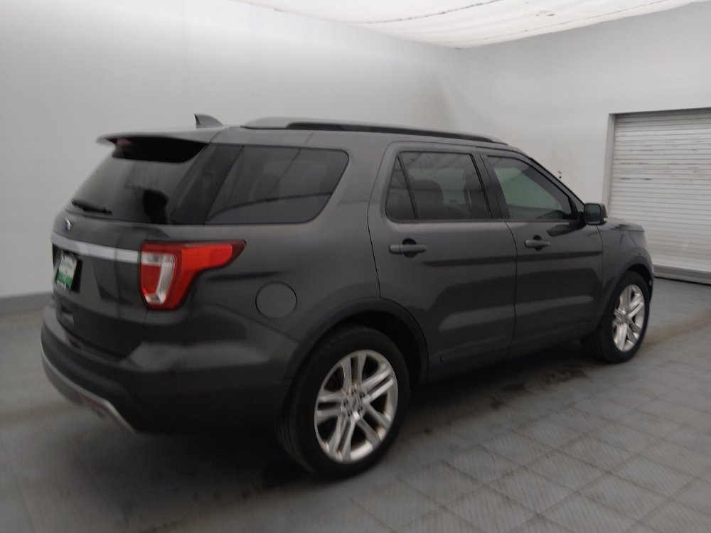 Used 2017 Ford Explorer XLT w/ Equipment Group 202A FWD image 10
