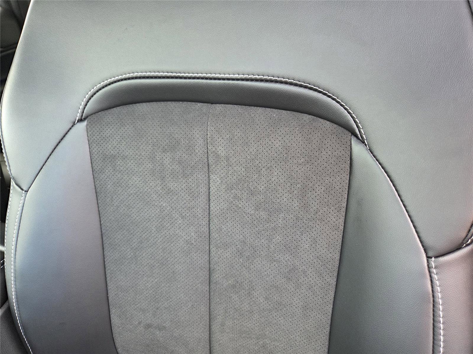 New 2025 Jeep Grand Cherokee Altitude image 20