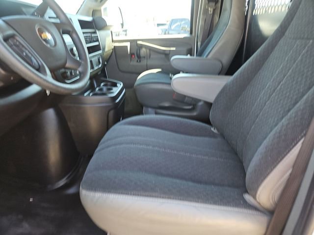 Used 2024 Chevrolet Express 2500 w/ Driver Convenience Package image 17