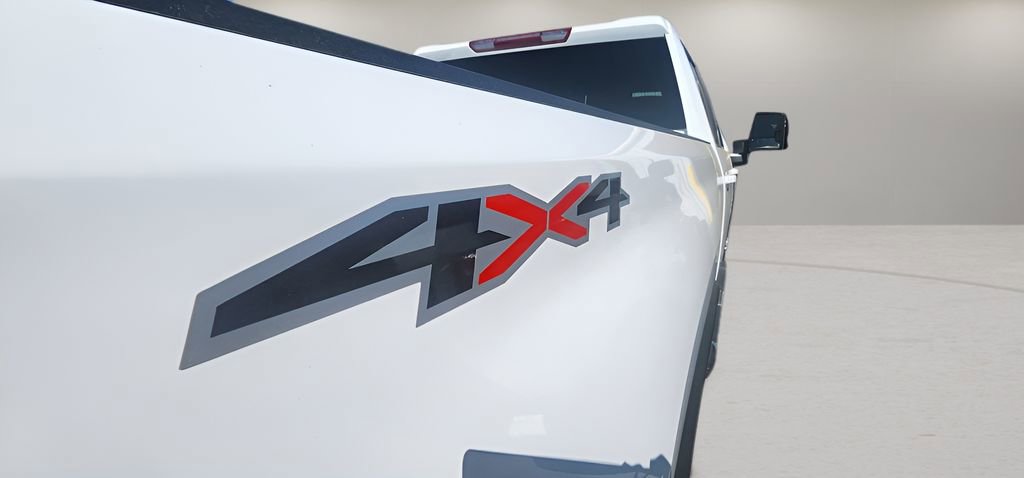 Used 2025 Chevrolet Silverado 2500 LT w/ Convenience Package image 14