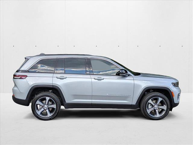 New 2025 Jeep Grand Cherokee Limited w/ Trailer Tow Package image 9