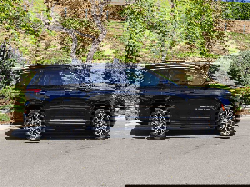 Used 2021 Jeep Grand Cherokee L Summit image 5