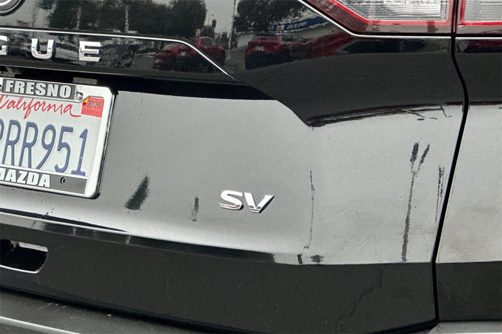 Used 2023 Nissan Rogue SV image 32