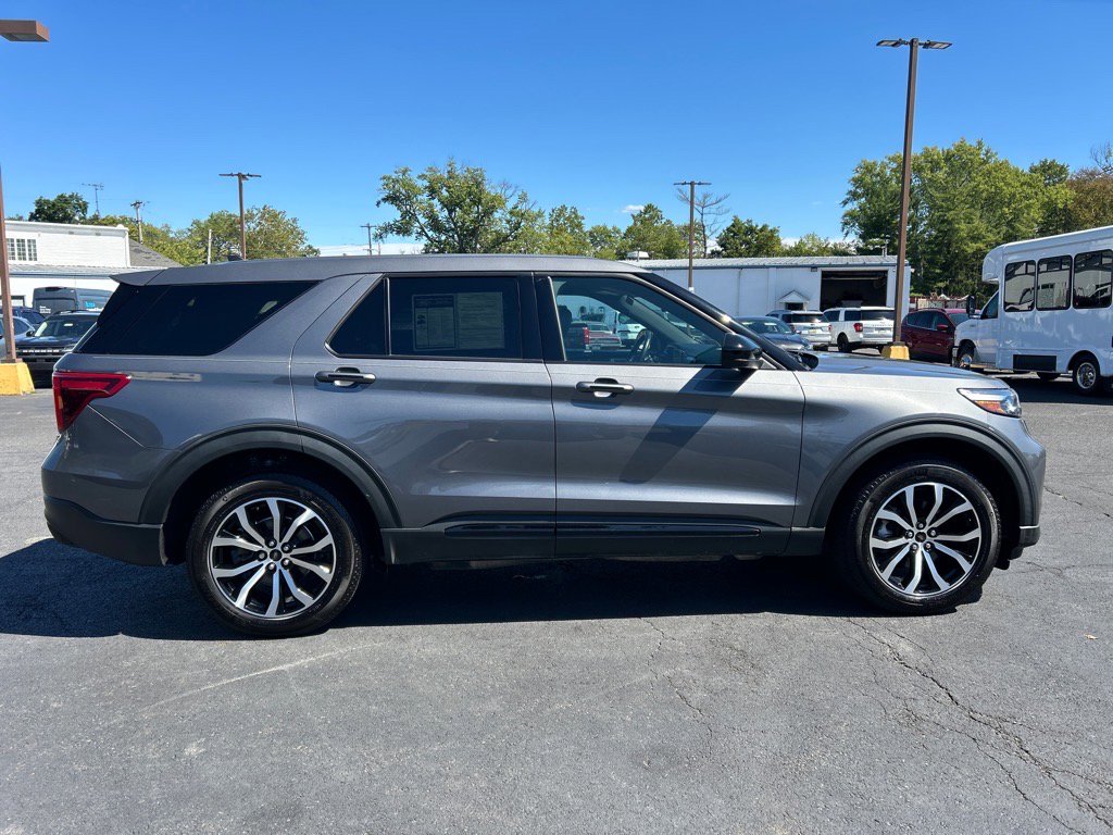 Used 2022 Ford Explorer ST image 18