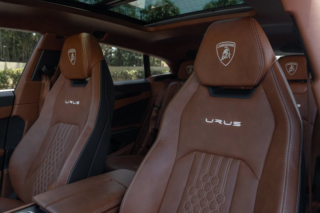 Used 2023 Lamborghini Urus S AWD/4WD image 16