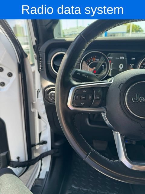Used 2021 Jeep Gladiator Overland w/ LED Lighting Group AWD/4WD image 17