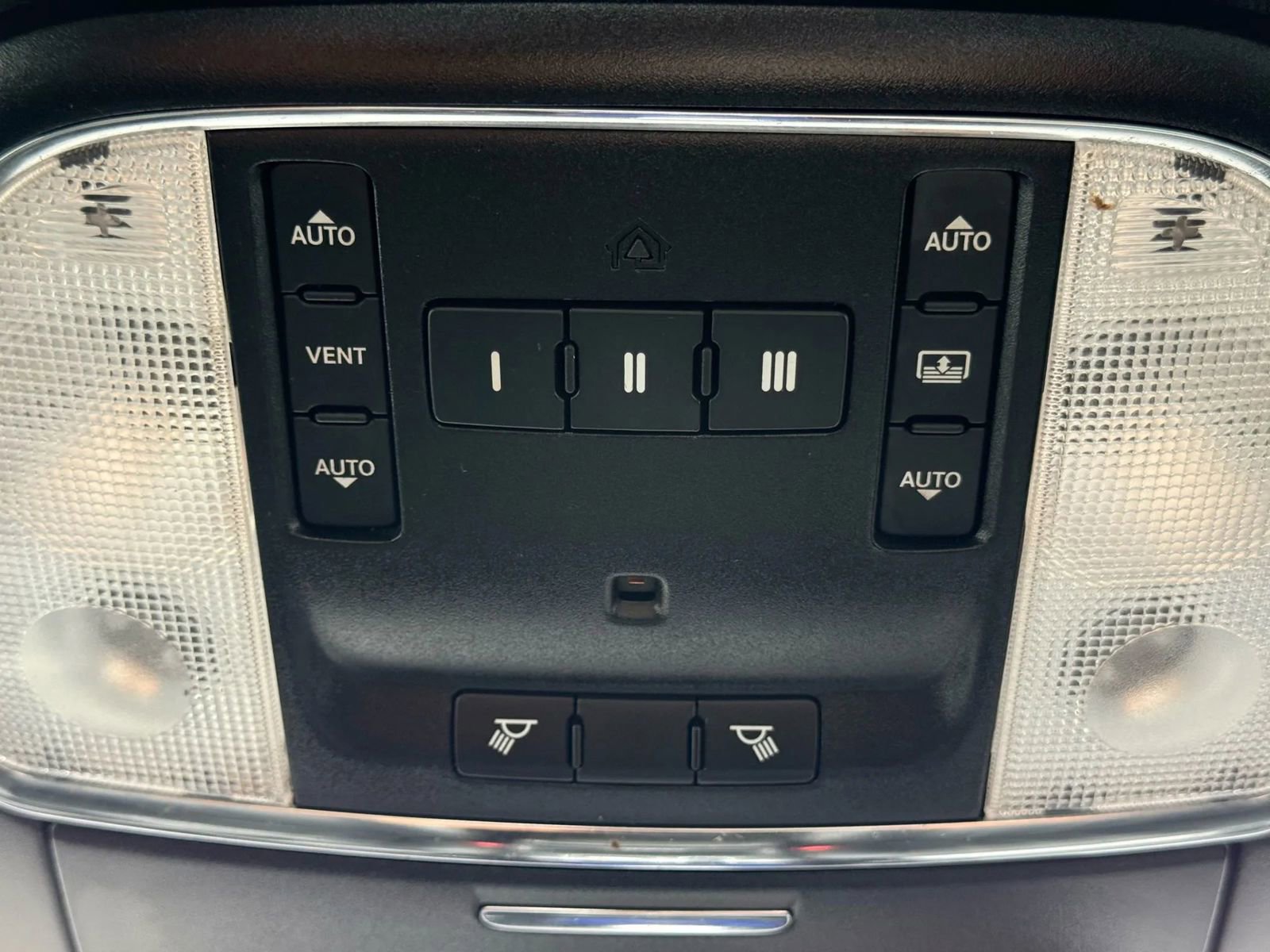 Used 2015 Chrysler 300 S w/ 300S Premium Group image 22