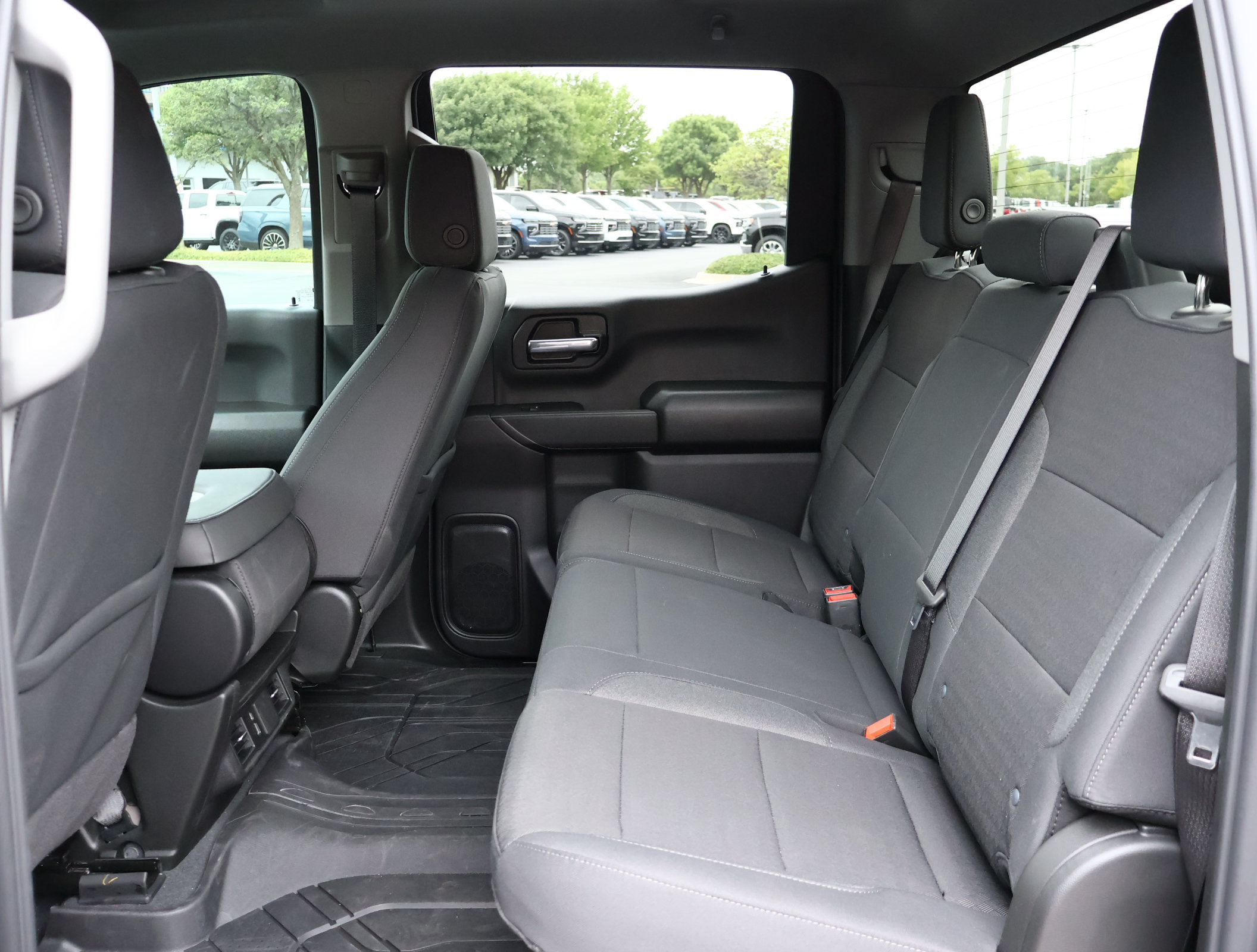 New 2026 Chevrolet Silverado 1500 Custom w/ LPO, Dark Essentials Package AWD/4WD image 21
