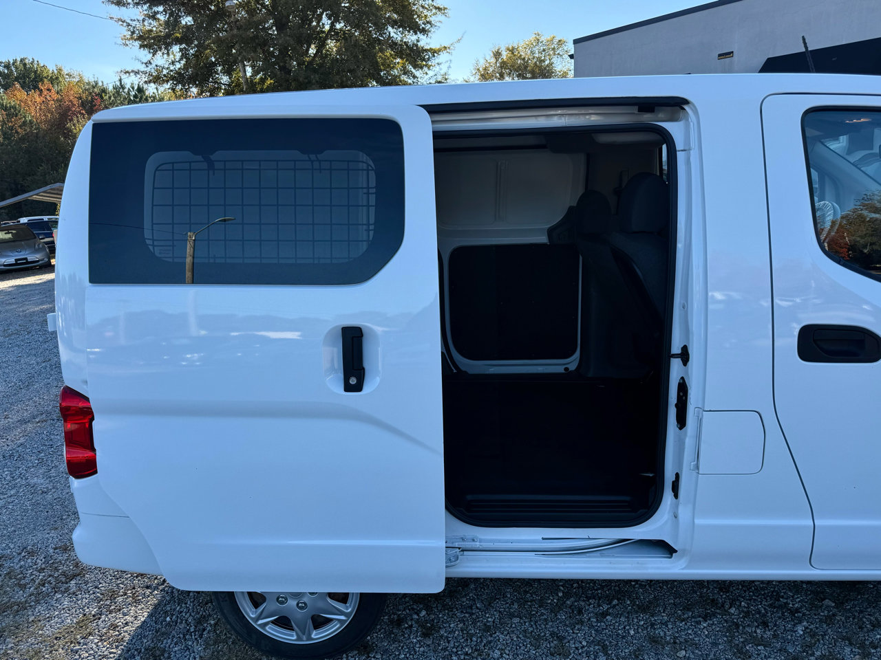 Used 2020 Nissan NV200 SV w/ Sliding Glass Door Package image 27