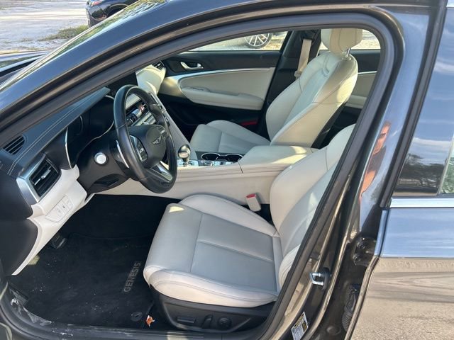 Used 2024 Genesis G70 2.5T RWD image 5