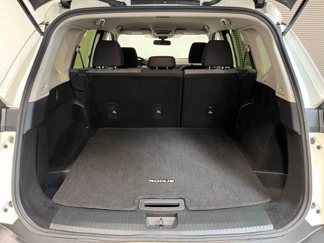 Used 2023 Nissan Rogue SV image 14