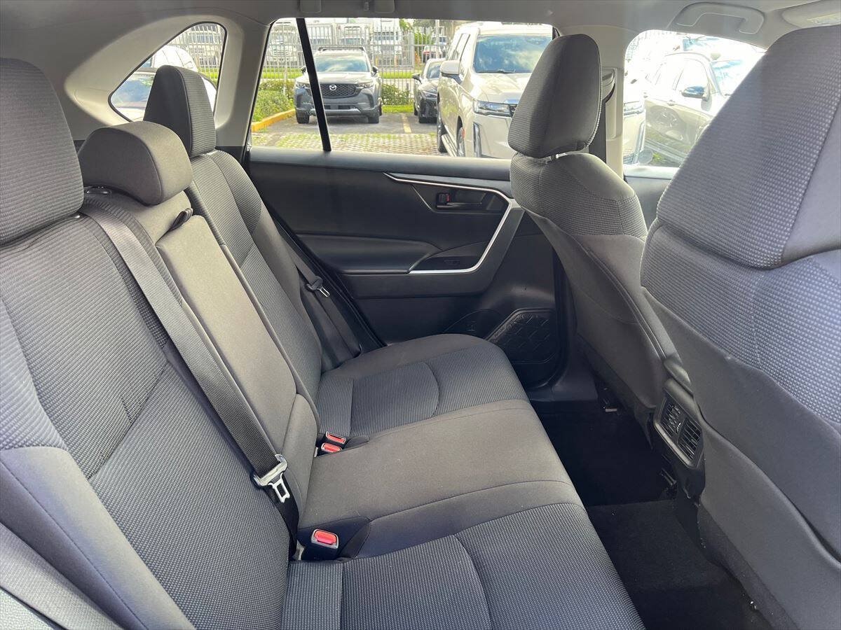 Used 2023 Toyota RAV4 LE FWD image 9