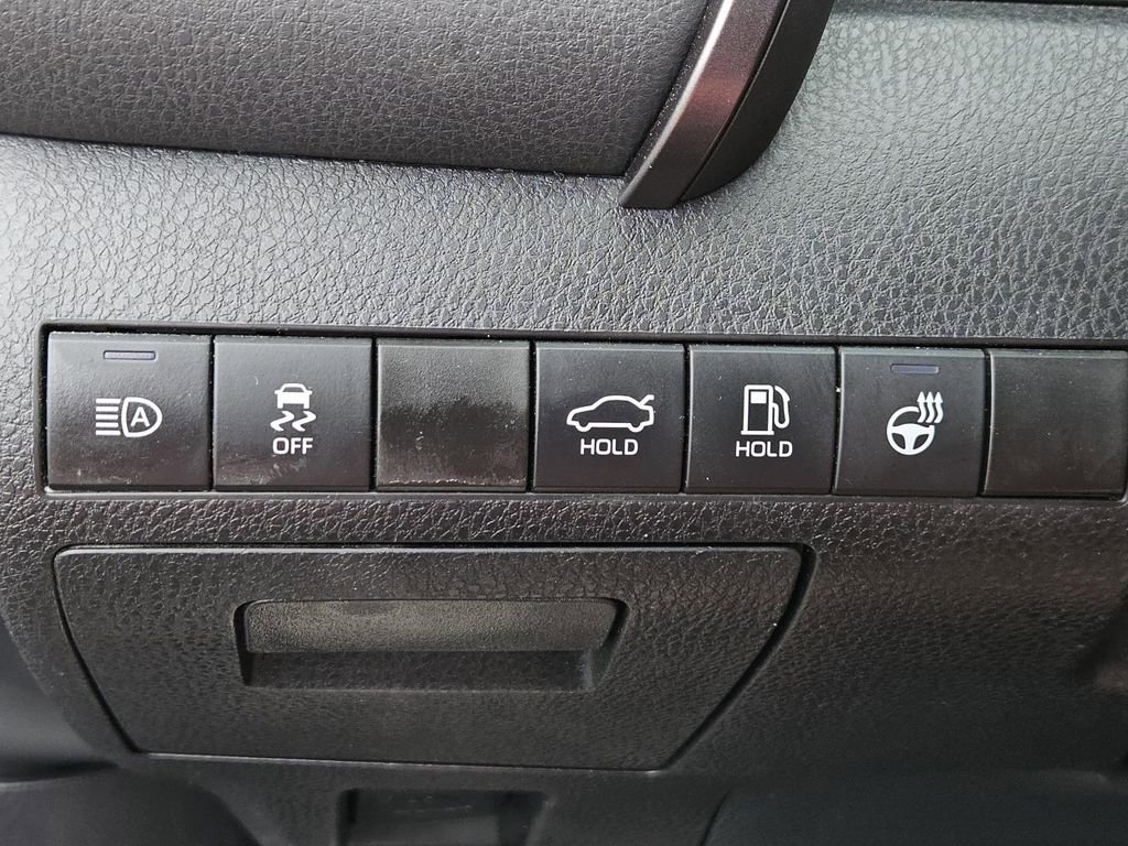 Used 2021 Toyota Camry SE w/ Cold Weather Package image 18