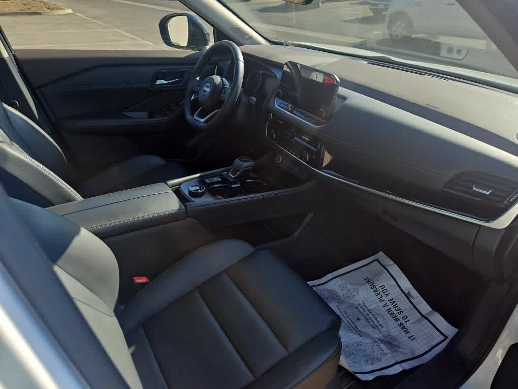 Used 2023 Nissan Rogue SL AWD/4WD image 13