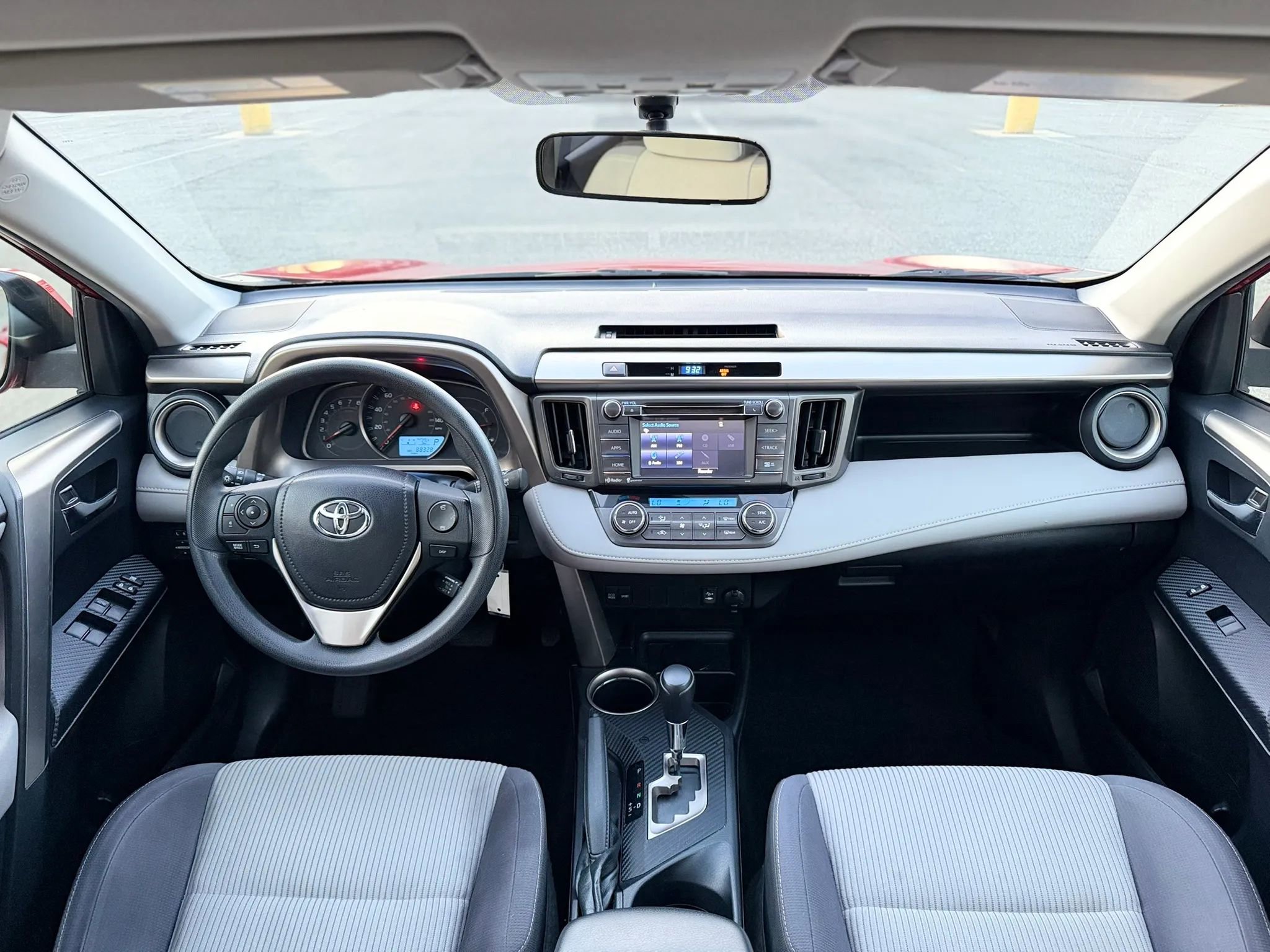 Used 2015 Toyota RAV4 XLE image 27