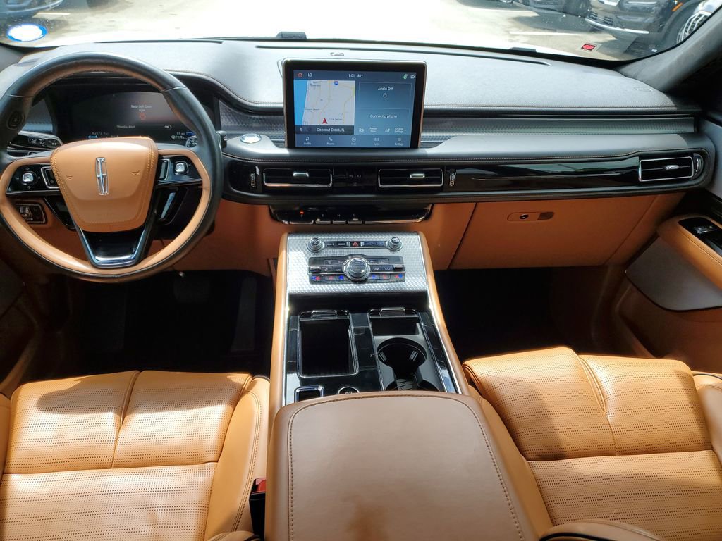 Certified 2023 Lincoln Aviator Black Label Grand Touring w/ Class IV Trailer Tow Package AWD/4WD image 17