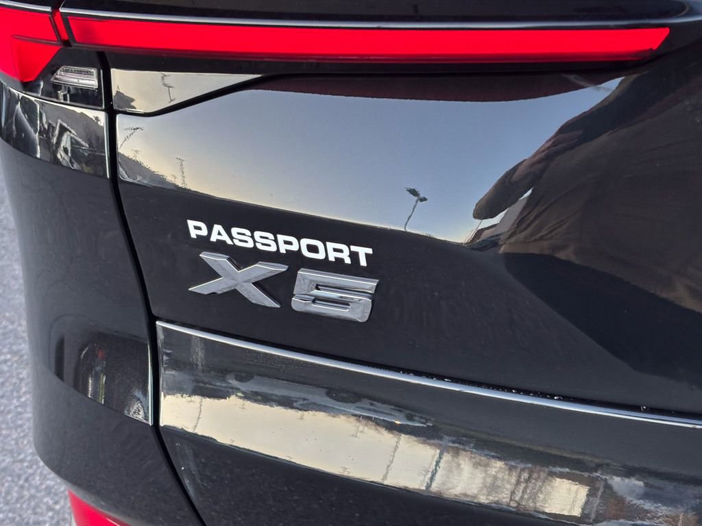 New 2026 BMW X5 xDrive50e w/ Premium Package image 6