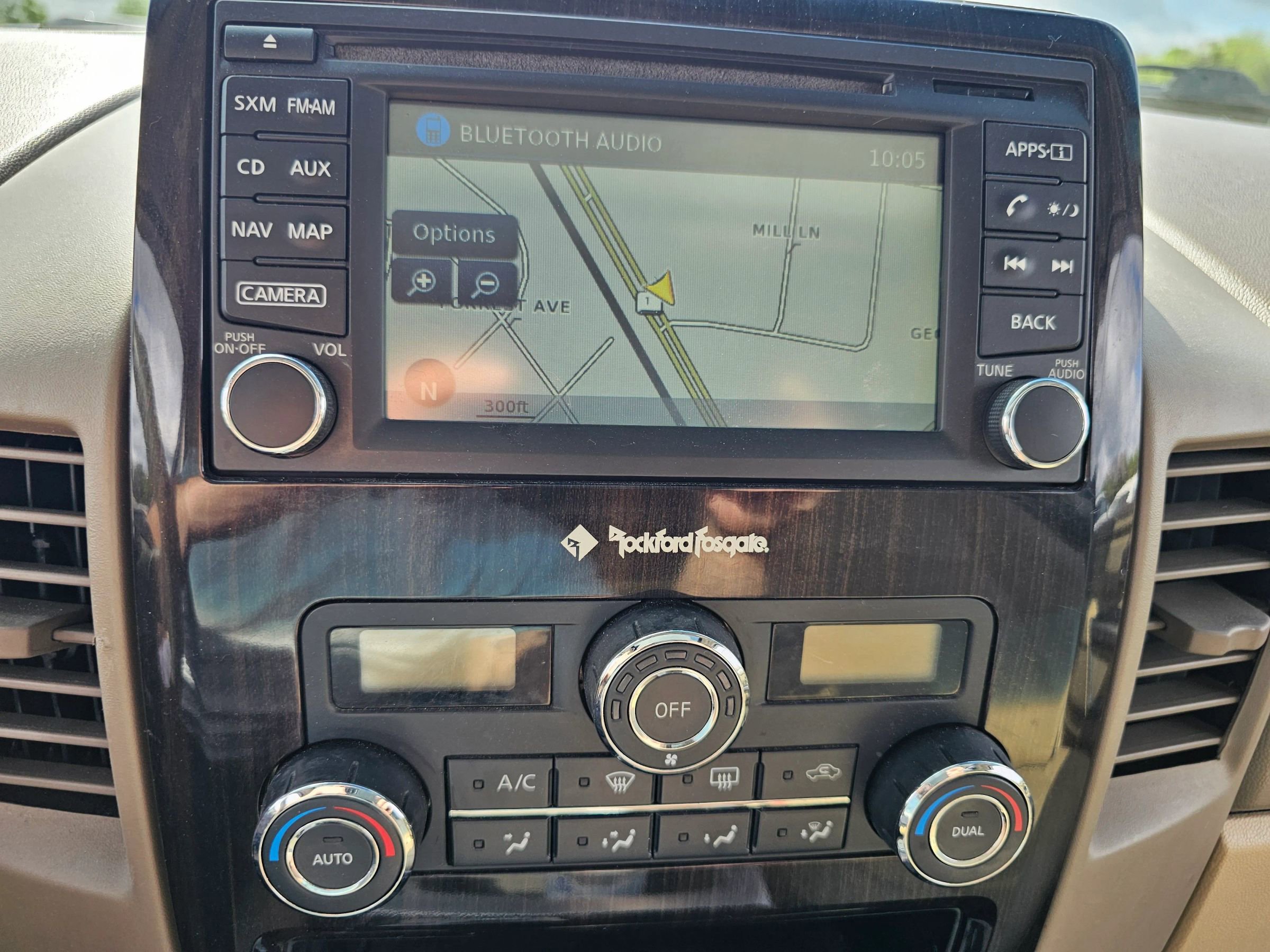 Used 2015 Nissan Titan SL w/ SL Moonroof Package image 10