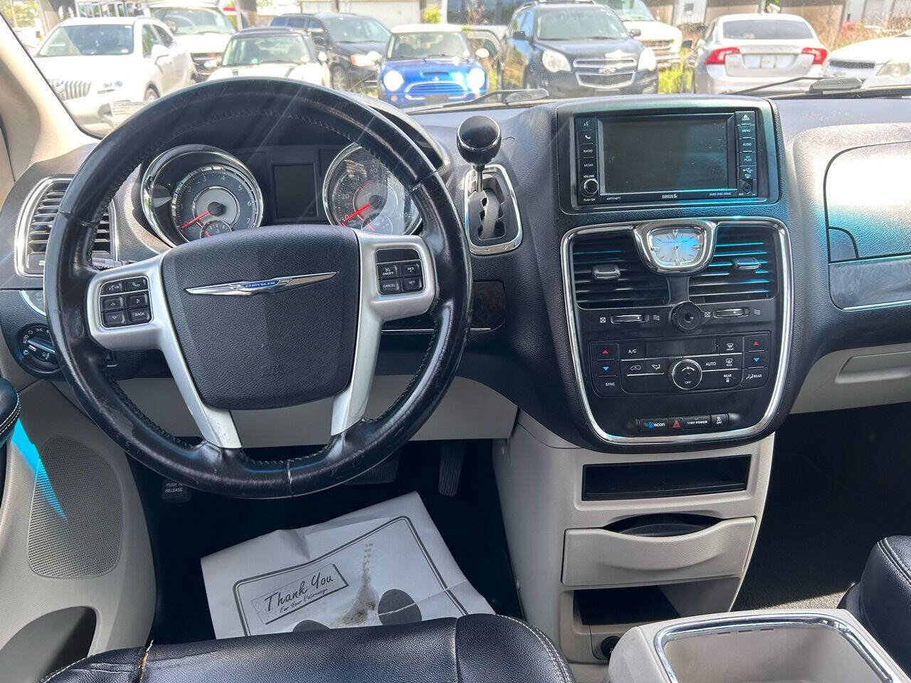 Used 2015 Chrysler Town & Country Touring image 15