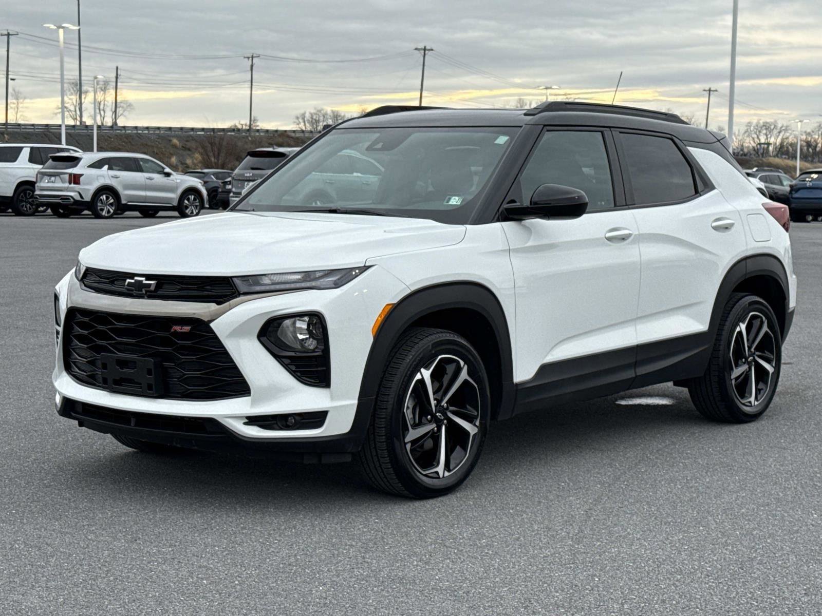 Used 2023 Chevrolet TrailBlazer RS w/ Sun and Liftgate Package image 27