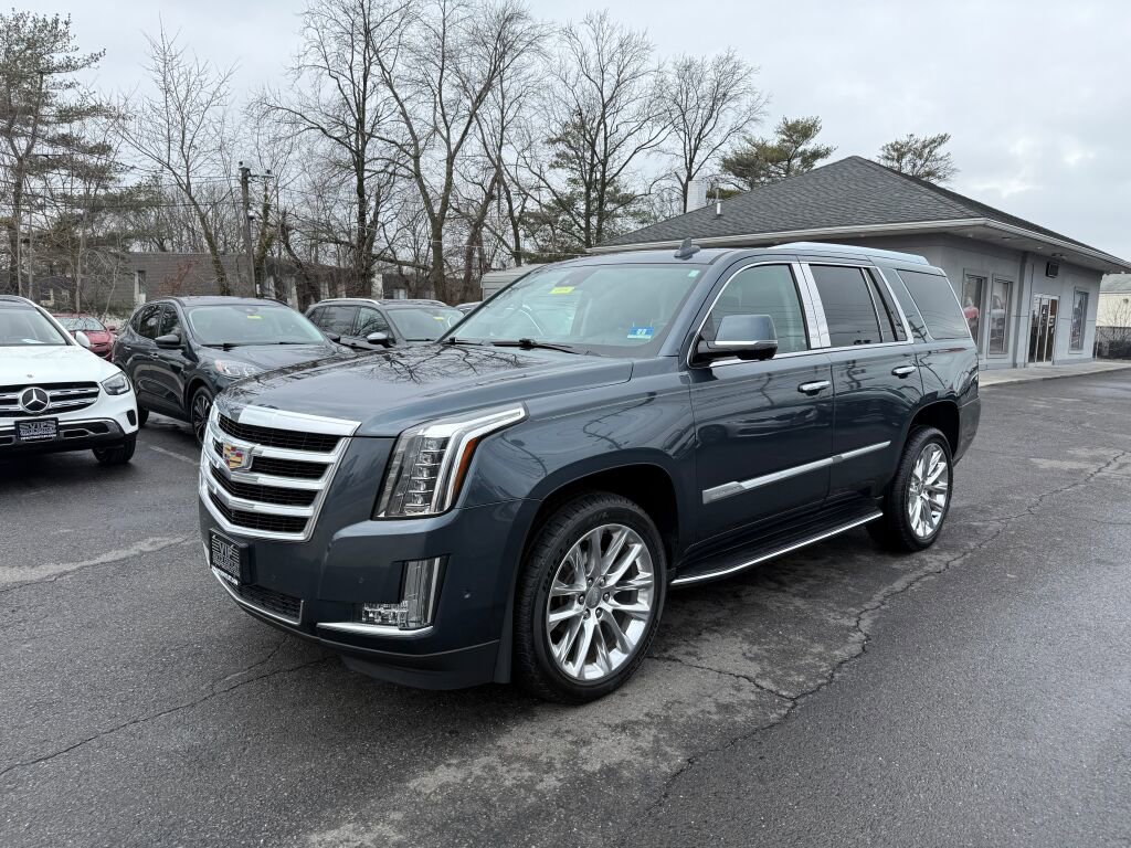 Used 2020 Cadillac Escalade Luxury AWD/4WD image 3
