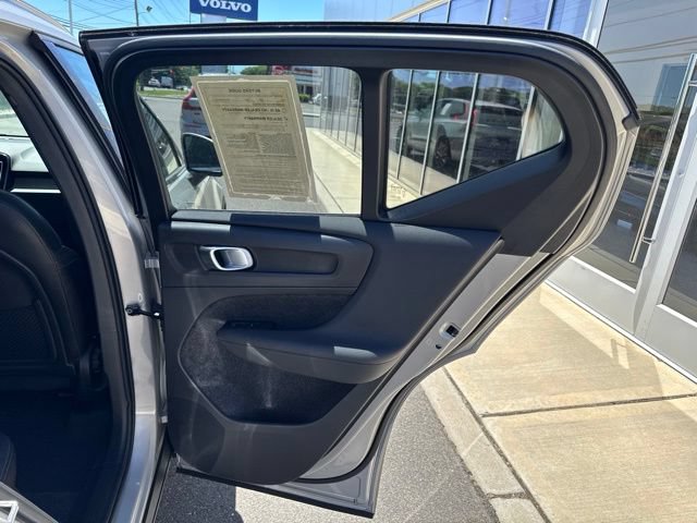 Certified 2025 Volvo XC40 B5 Core AWD/4WD image 12