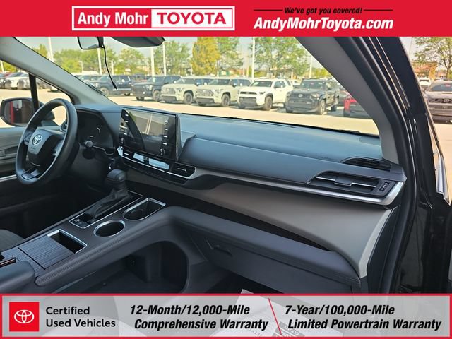 Certified 2024 Toyota Sienna LE FWD image 32