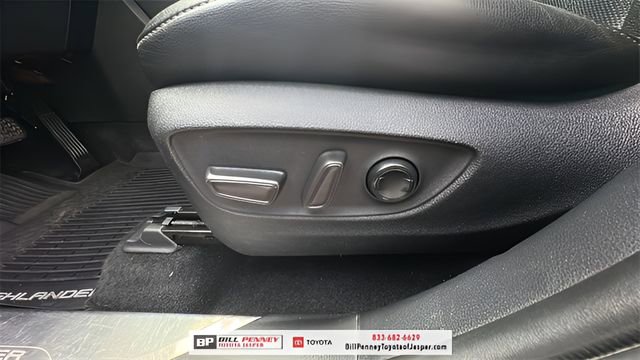 Used 2021 Toyota Highlander Limited image 16