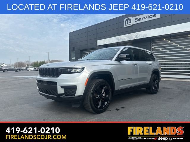 Used 2023 Jeep Grand Cherokee L Laredo image 3