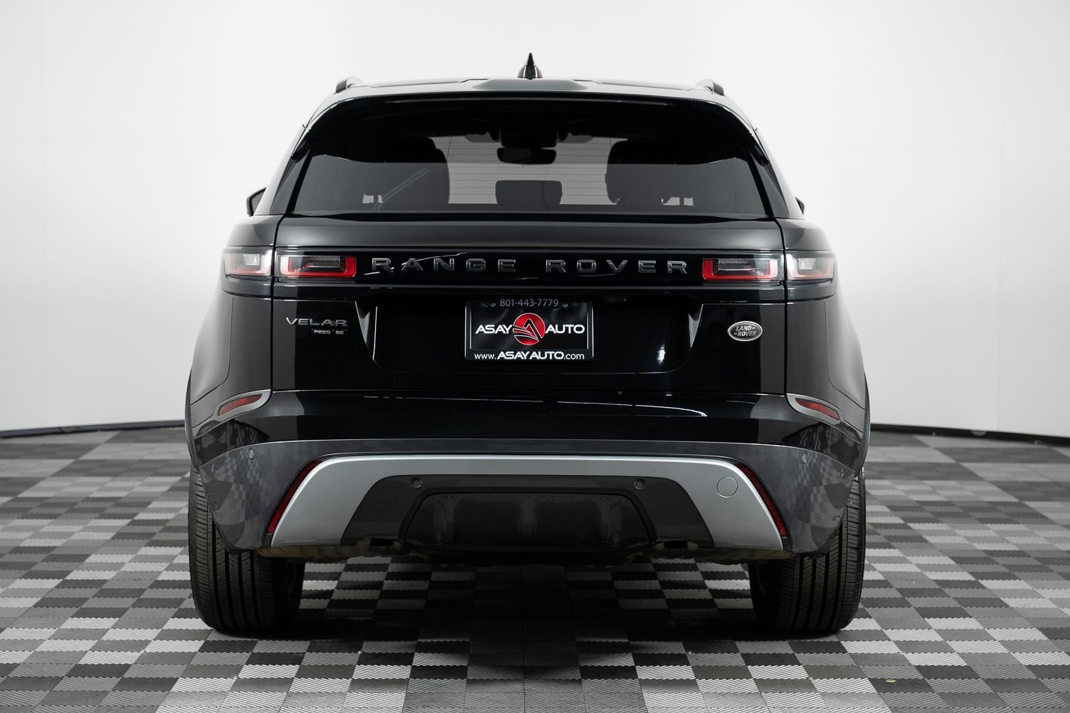 Used 2018 Land Rover Range Rover Velar R-Dynamic SE image 6