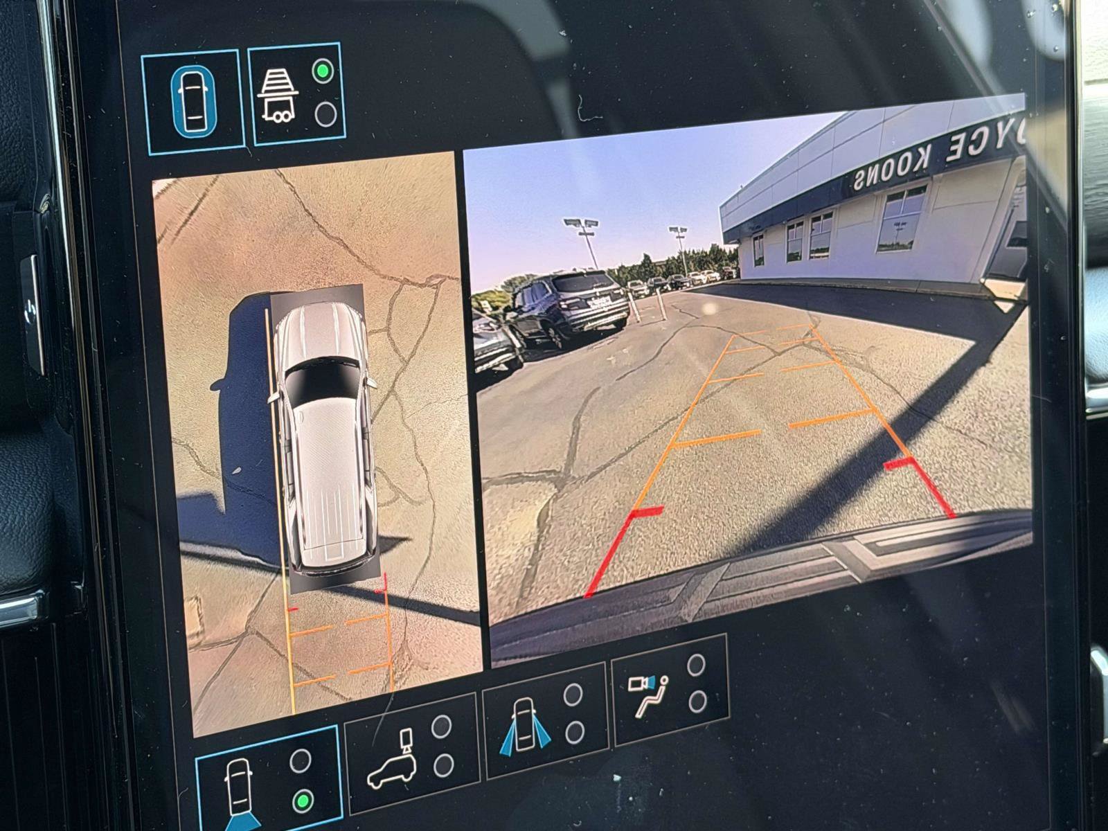 New 2026 GMC Yukon Denali w/ Sun & Power Step Package AWD/4WD image 14