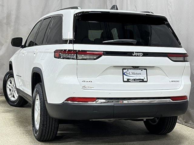 Certified 2023 Jeep Grand Cherokee Laredo image 2