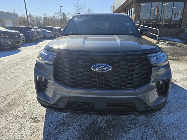 Used 2025 Ford Explorer ST-Line w/ ST-Line Street Pack image 8