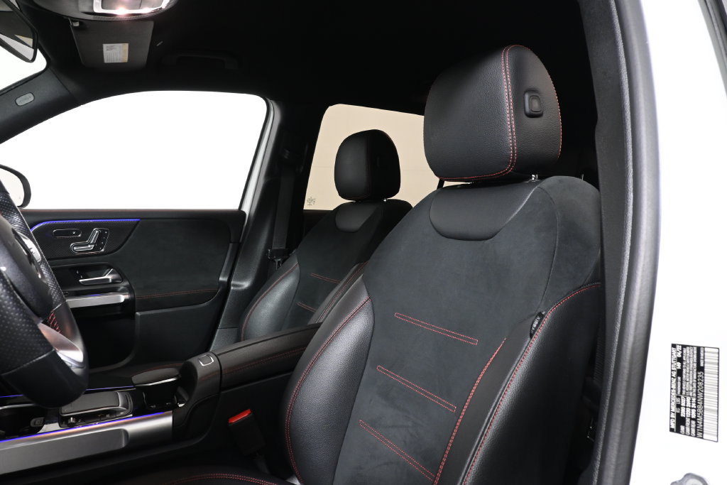 Used 2022 Mercedes-Benz GLB 35 AMG 4MATIC image 5