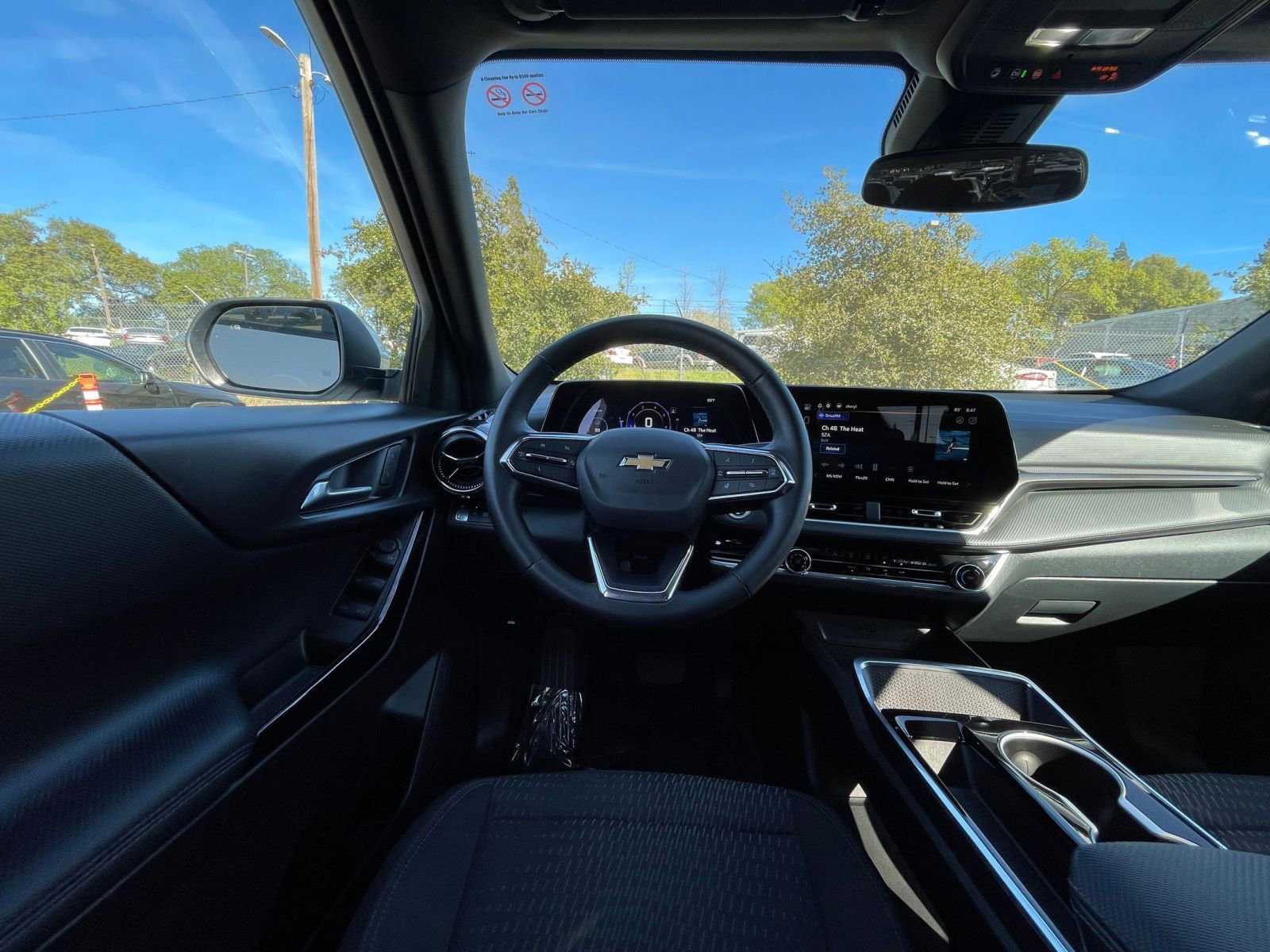 Used 2025 Chevrolet Equinox LT image 35