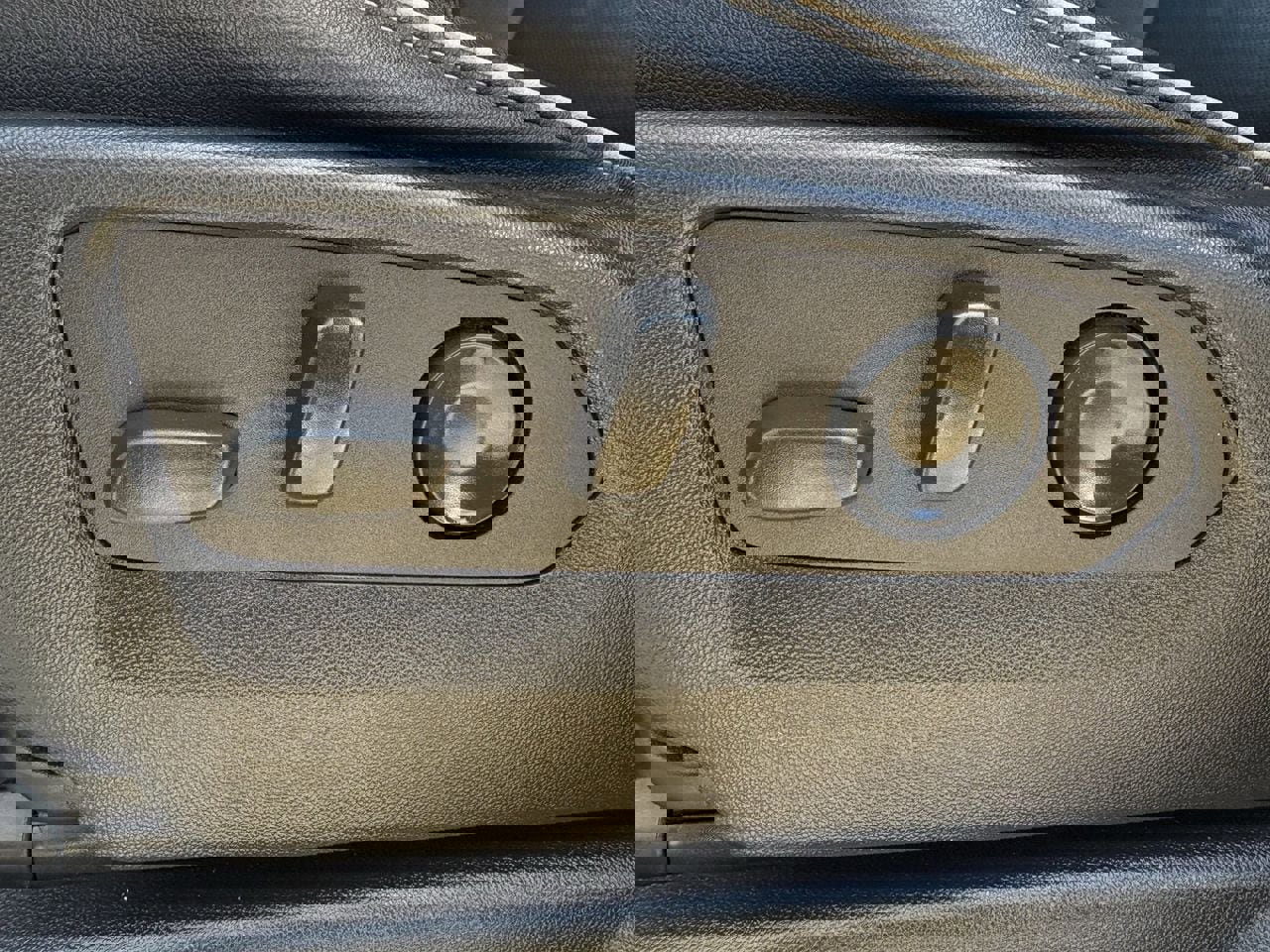 Used 2023 Chevrolet Suburban Premier image 28