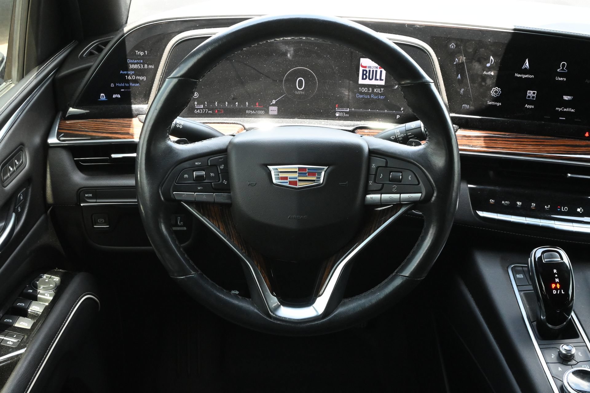 Used 2021 Cadillac Escalade Luxury RWD image 11