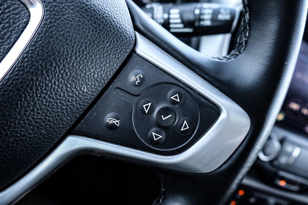 Certified 2024 GMC Terrain SLT image 21