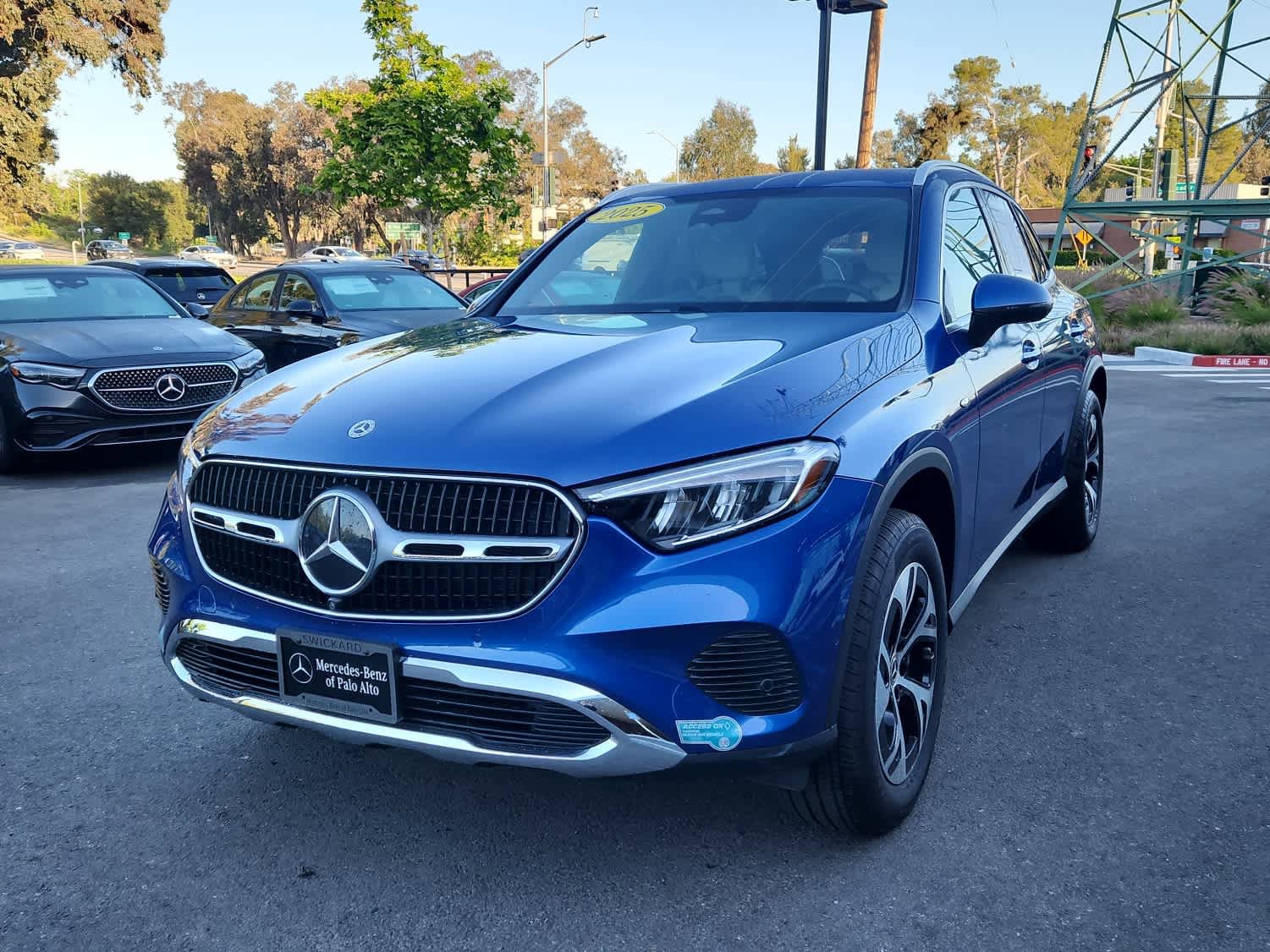 Certified 2025 Mercedes-Benz GLC 350e 4MATIC image 3