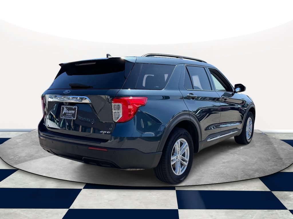 Used 2023 Ford Explorer XLT AWD/4WD image 5