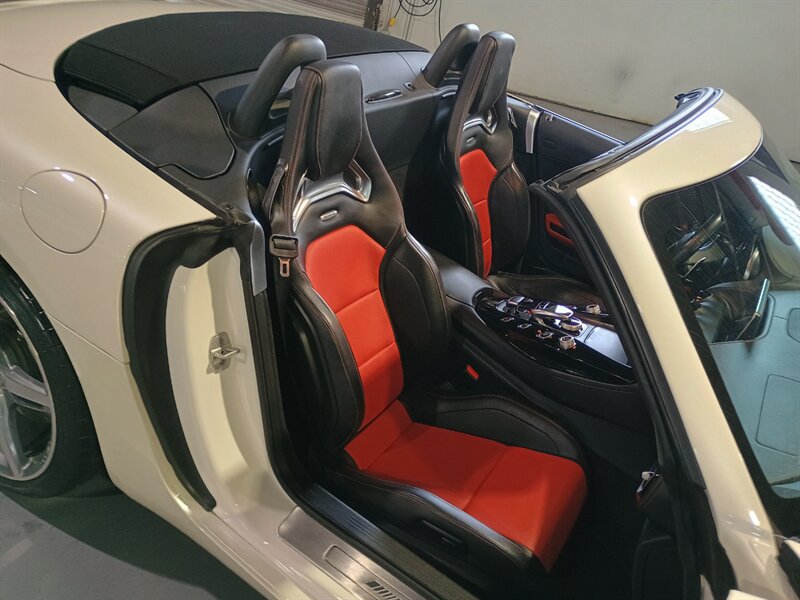 Used 2018 Mercedes-Benz AMG GT Roadster image 30
