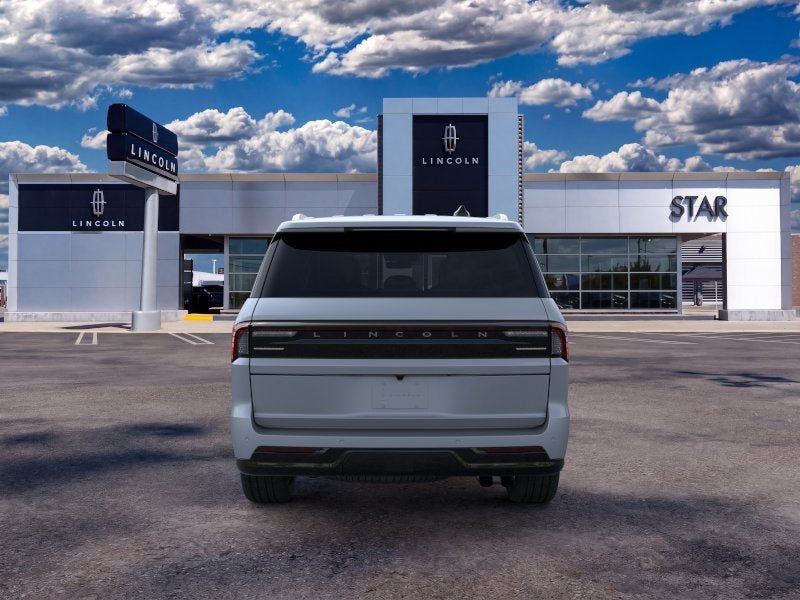 New 2025 Lincoln Navigator Reserve AWD/4WD image 5