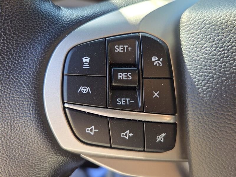 Used 2022 Ford Explorer XLT w/ Equipment Group 202A RWD image 25